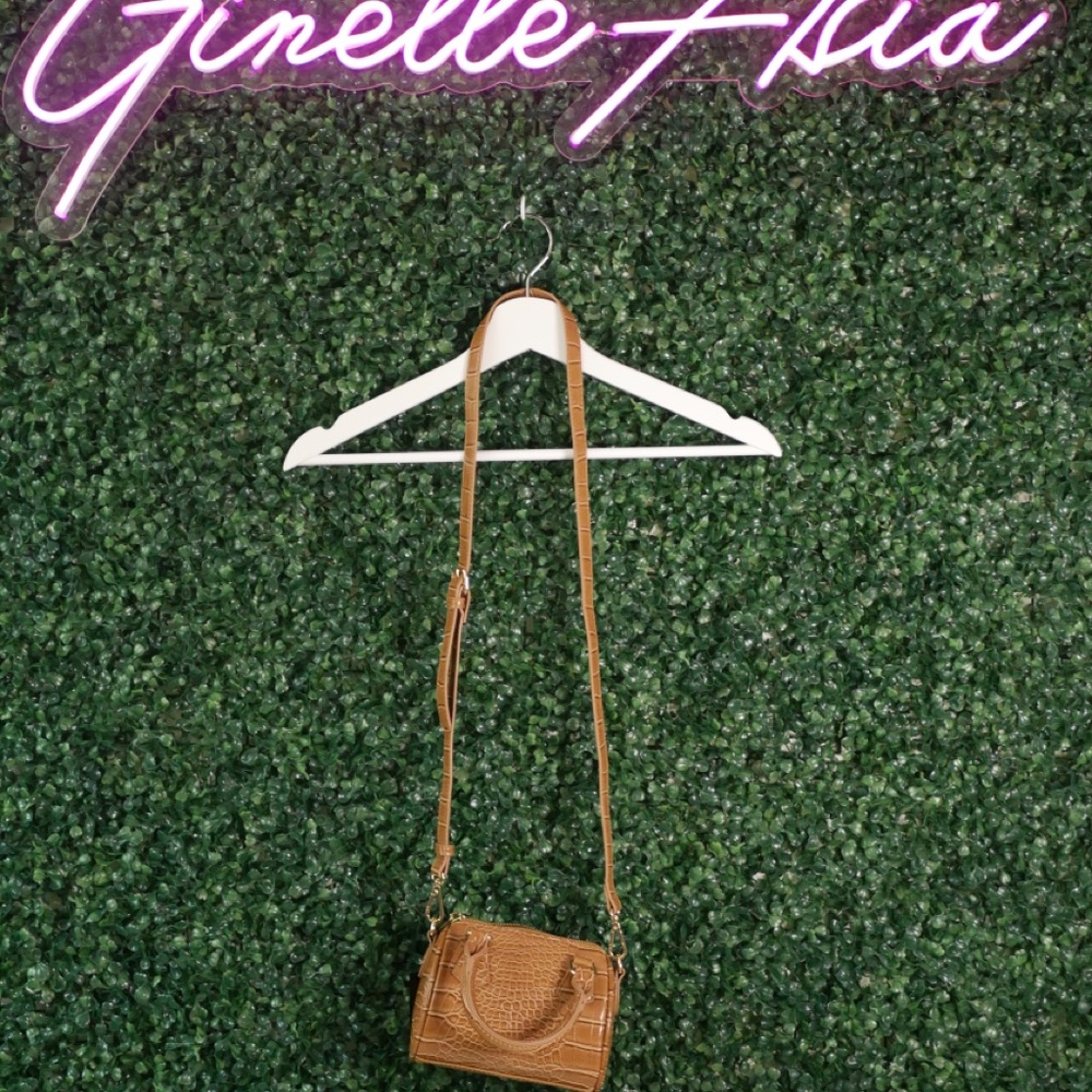 Forever 21 Brown Croc Faux Leather Crossbody Purse